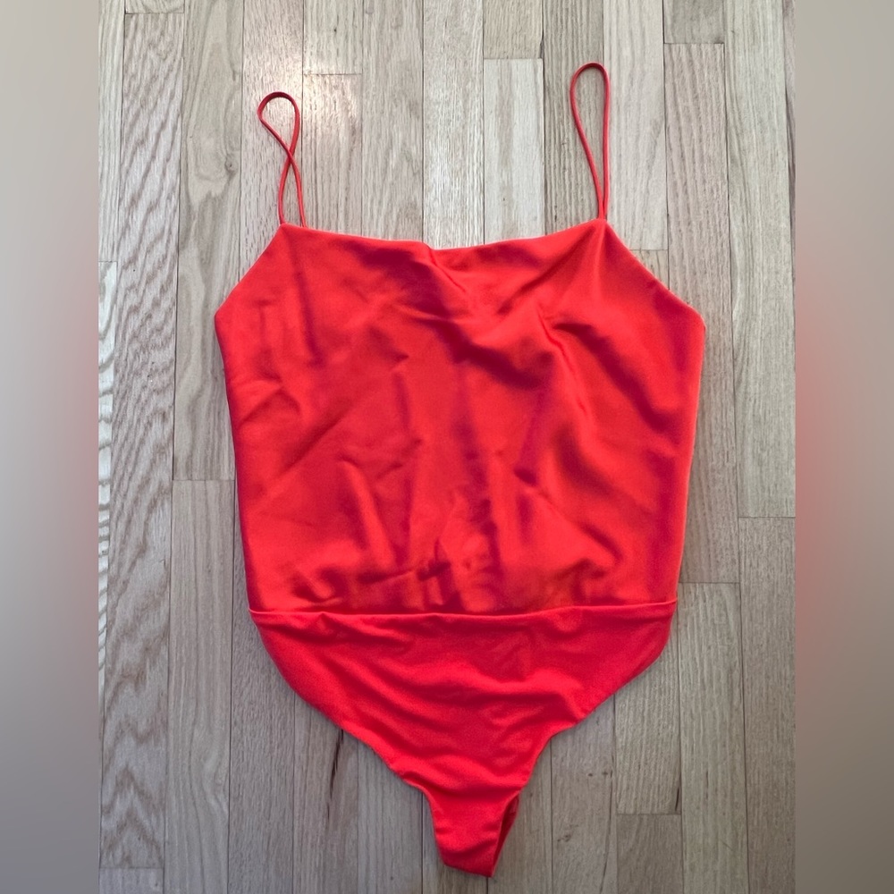 alice + olivia Harmon bodysuit camisole red square neck satin sleeveless